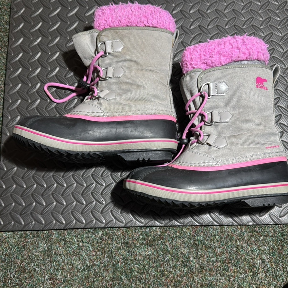 Sorel Woman’s Snow Boots - Picture 2 of 6